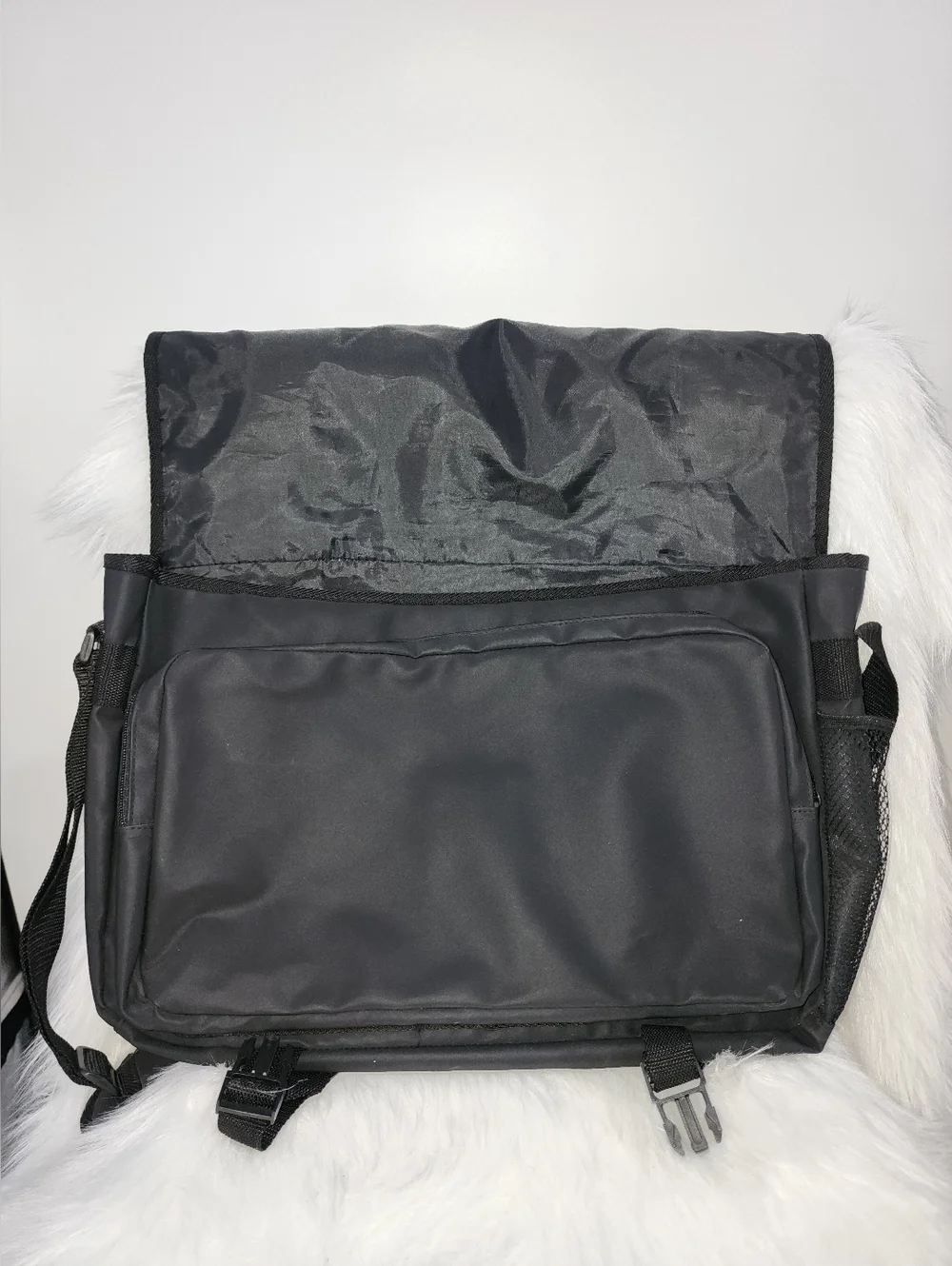Hugo Boss Men’s Messenger Shoulder Bag Olive Green, Large VINTAGE
